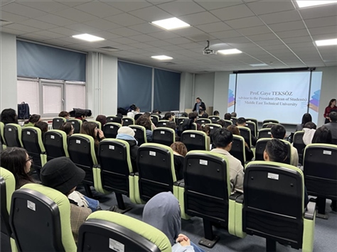 現(xiàn)場(chǎng)宣講中企。主辦方供圖