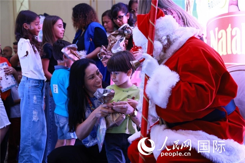 捐贈活動現(xiàn)場。人民網(wǎng)記者宋亦然攝