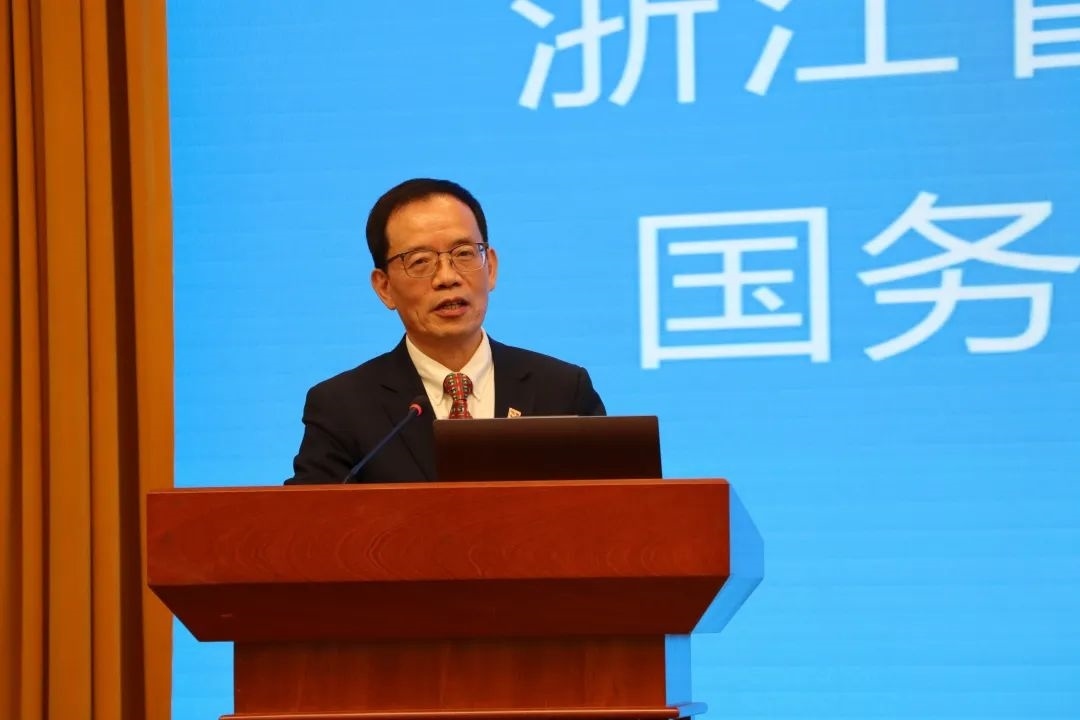 浙江省區(qū)域國別與國際傳播研究智庫聯(lián)盟首席專家、浙江師范大學(xué)非洲區(qū)域國別學(xué)學(xué)部學(xué)術(shù)委員會(huì)常務(wù)副主任劉鴻武致辭。主辦方供圖