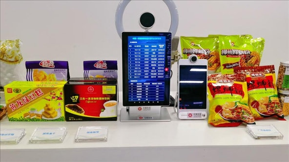 △中國(guó)—東盟國(guó)家跨境電商熱銷(xiāo)商品(總臺(tái)央視記者姚瑤拍攝)