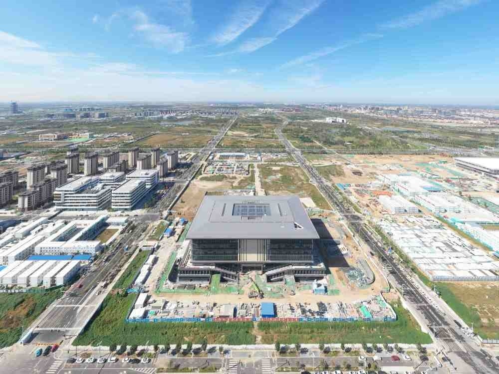 這是雄安新區(qū)大學(xué)園圖書館（2023年10月1日攝，無人機照片）。新華社記者 朱旭東 攝