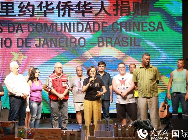 捐贈(zèng)活動(dòng)中方發(fā)起人之一的孫特英女士在捐贈(zèng)活動(dòng)中致辭。人民網(wǎng)記者 陳海琪攝