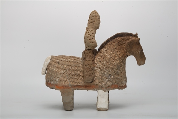 陶鎧甲騎馬俑。國家文物局供圖