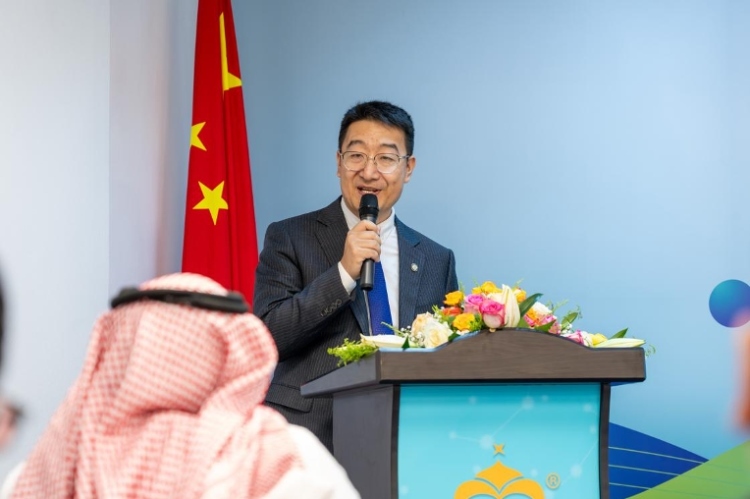 沙特智慧宮語言公司董事長(zhǎng)馬永亮致辭。主辦方供圖