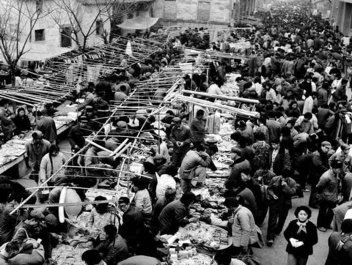 1982年，義烏湖清門馬路市場場景。拍友 金福根 攝