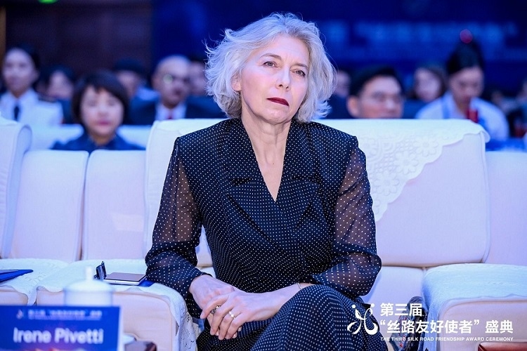 伊雷妮·皮韋蒂參加第三屆“絲路友好使者”盛典頒獎(jiǎng)活動(dòng)。主辦方供圖