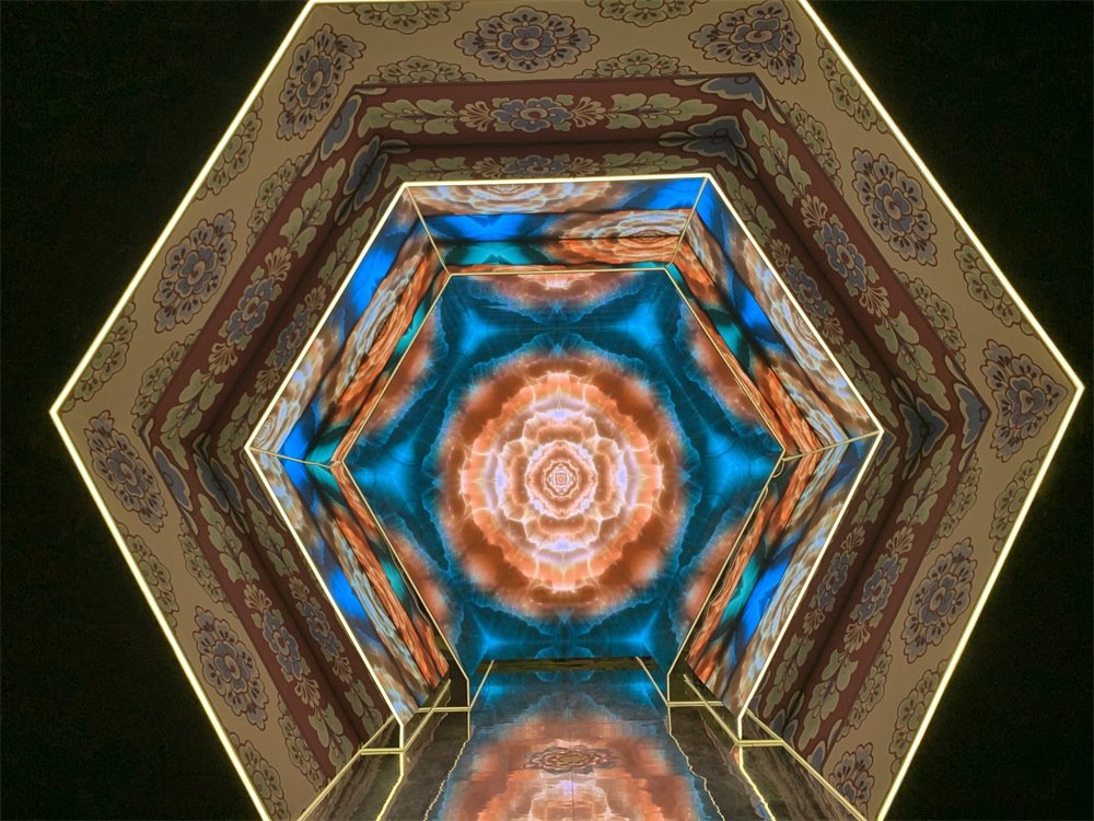 中國國家博物館“華彩萬象——石窟藝術沉浸體驗”現場。人民網記者 韋衍行攝