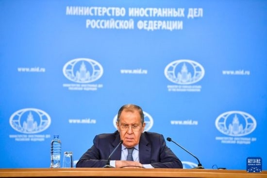 1月18日，在俄羅斯首都莫斯科，俄羅斯外長拉夫羅夫回答記者提問。新華社發(fā)（亞歷山大攝）