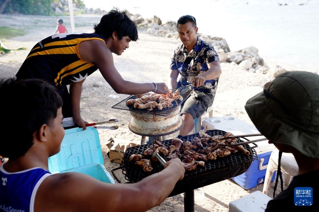 1月20日，當(dāng)?shù)厝嗽阼敽＿厽?。新華社記者 王申 攝