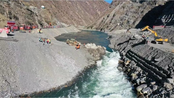 卡拉水電站實現(xiàn)大江截流。受訪者供圖