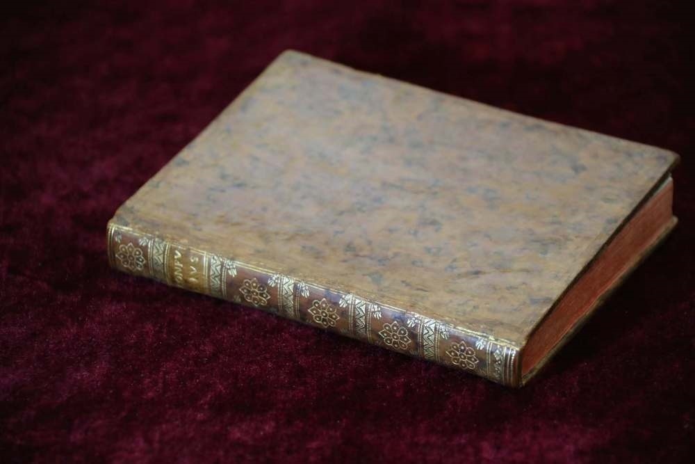 這是典藏于中國(guó)國(guó)家圖書館的《論語導(dǎo)讀》。