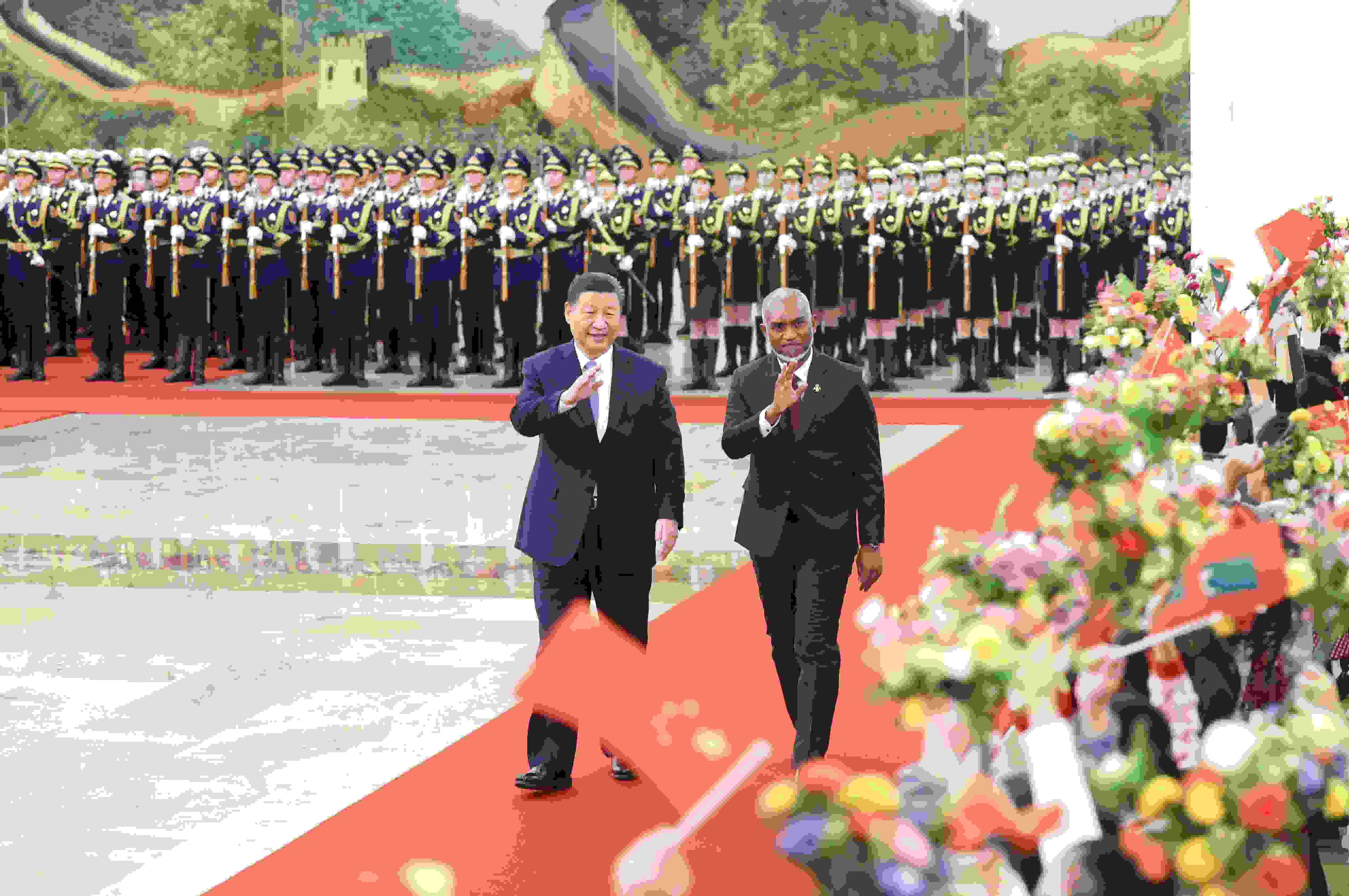 △2024年1月10日下午，國(guó)家主席習(xí)近平在北京人民大會(huì)堂同來(lái)華進(jìn)行國(guó)事訪問(wèn)的馬爾代夫總統(tǒng)穆伊茲舉行會(huì)談。會(huì)談前，習(xí)近平主席在人民大會(huì)堂北大廳為穆伊茲總統(tǒng)舉行歡迎儀式。