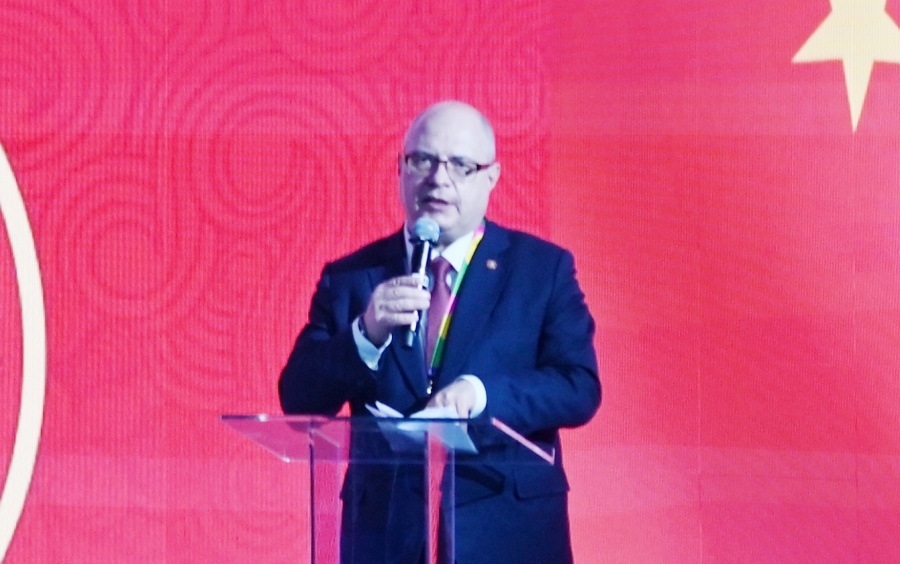 俄羅斯國(guó)家杜馬資產(chǎn)、土地和財(cái)產(chǎn)關(guān)系委員會(huì)主席兼俄中議員友好小組主席加夫里洛夫致辭。主辦方供圖 