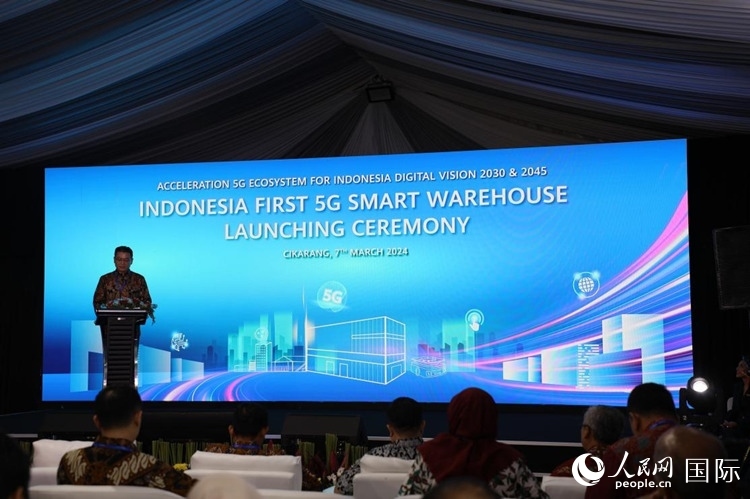 華為印尼CEO郭海龍?jiān)诮夷粌x式發(fā)表講話。人民網(wǎng)記者 曹師韻攝