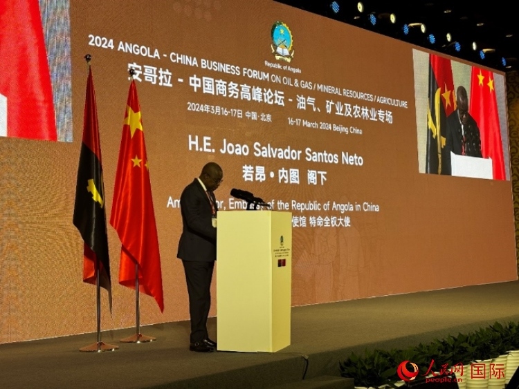 安哥拉駐華大使若昂·內(nèi)圖。人民網(wǎng)記者 張榮攝