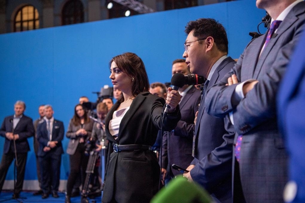 3月18日，在俄羅斯首都莫斯科，新華社記者向俄總統(tǒng)普京提問。新華社記者曹陽攝