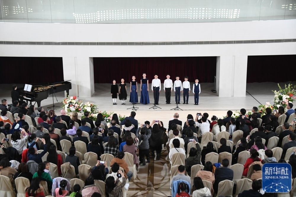 3月21日，金融街童聲合唱團(tuán)在音樂會(huì)上演出。新華社記者 任超 攝