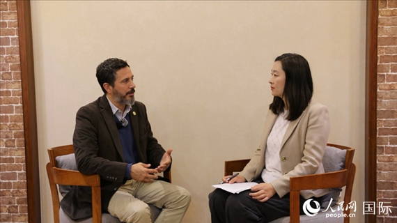 阿根廷布宜諾斯艾利斯大學阿根廷—中國研究中心主任、阿根廷知名漢學家畢嘉宏（Ignacio Villagran）接受人民網(wǎng)記者專訪。人民網(wǎng)記者 周雨攝