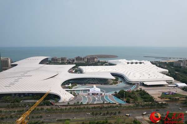 航拍第四屆消博會(huì)主會(huì)場(chǎng)。人民網(wǎng)記者 孟凡盛攝