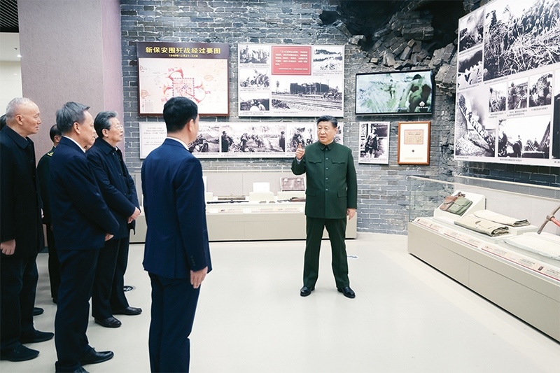 2024年2月1日至2日，中共中央總書記、國(guó)家主席、中央軍委主席習(xí)近平來到天津，看望慰問基層干部群眾。這是2日上午，習(xí)近平在平津戰(zhàn)役紀(jì)念館考察。 新華社記者 鞠鵬/攝