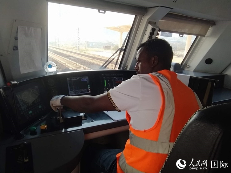 火車司機索博卡。人民網記者 黃培昭攝