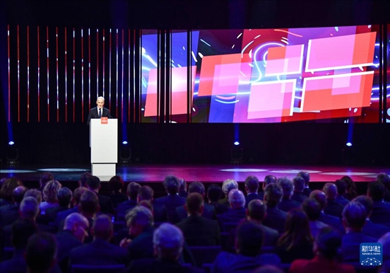 4月21日，挪威首相斯特勒在德國(guó)漢諾威工業(yè)博覽會(huì)開(kāi)幕式上致辭。挪威是今年展會(huì)主賓國(guó)。新華社記者 任鵬飛 攝