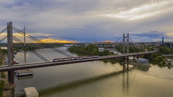 匈塞鐵路塞爾維亞境內(nèi)。中國鐵路國際有限公司供圖
