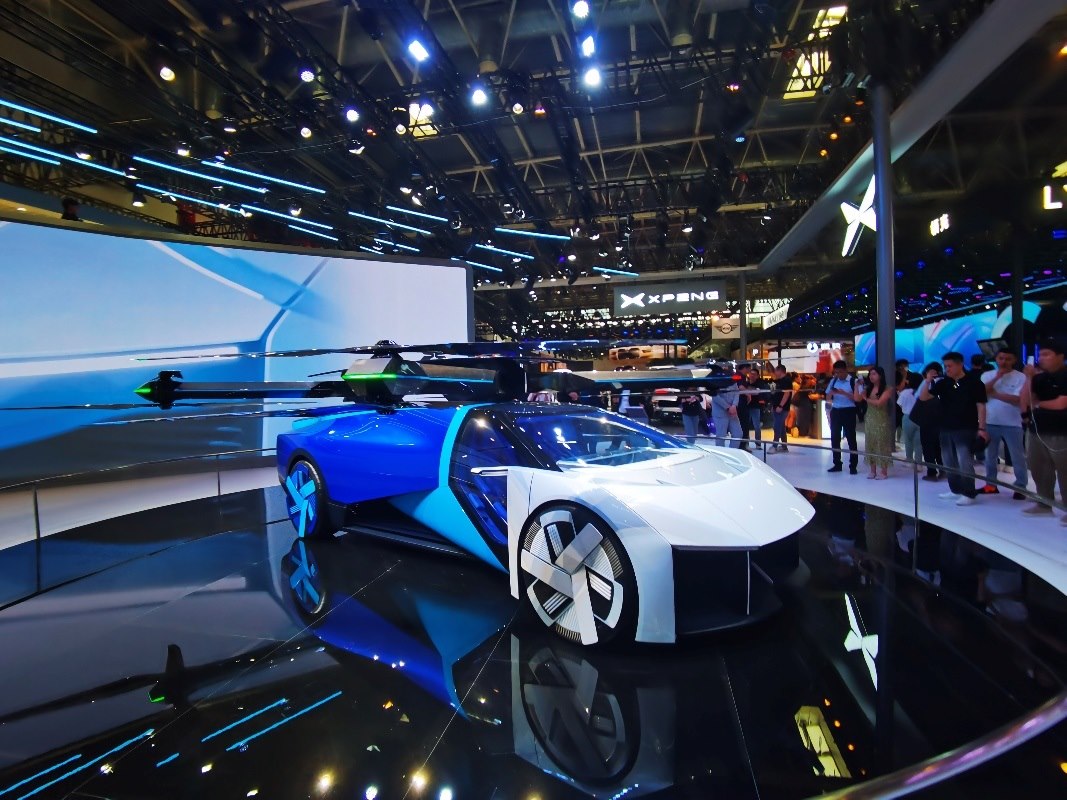 陸空一體式飛行汽車。人民網(wǎng)記者栗翹楚攝