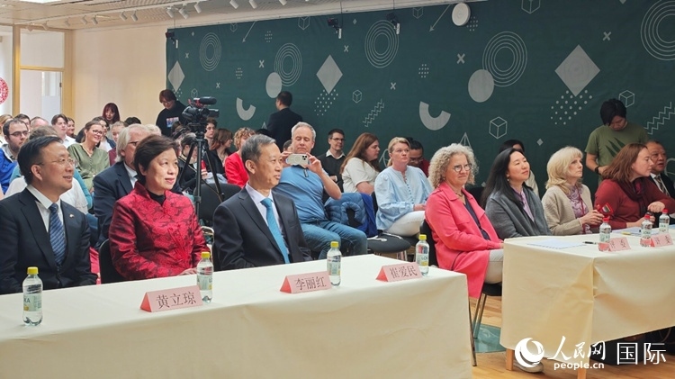 “漢語橋”瑞典賽區(qū)預(yù)選賽現(xiàn)場。人民網(wǎng)記者 殷淼攝