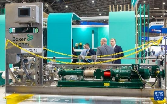 這是5月6日在美國休斯敦國際海洋油氣技術大會及設備展上拍攝的展示的裝備。新華社發(fā)（勞承躍攝）