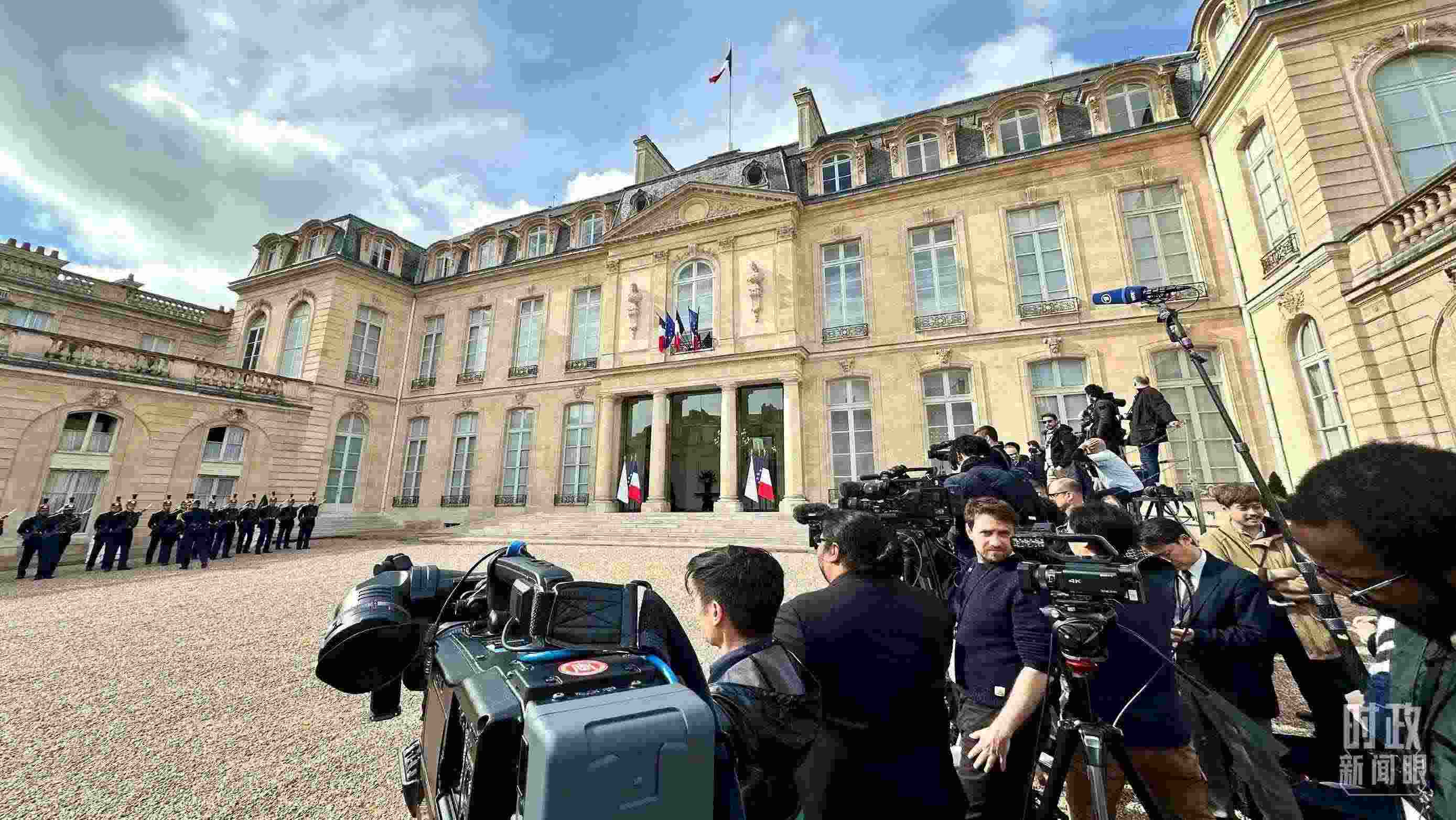 △愛麗舍宮。（總臺(tái)央視記者關(guān)舟拍攝）