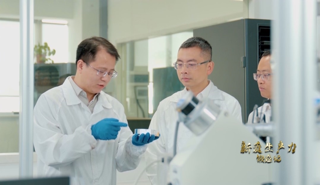 長沙巴斯夫杉杉電池材料研究院，正在進(jìn)行電池材料研究。