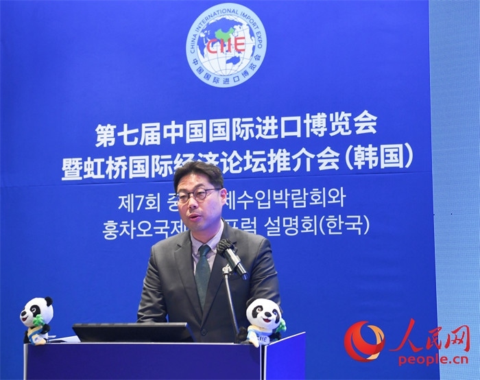 三養(yǎng)方圓集團(tuán)副社長韓世爀發(fā)言。 人民網(wǎng) 程安康攝