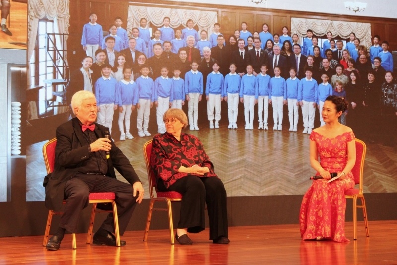 3、費(fèi)城交響樂(lè)團(tuán)小提琴手戴維·布斯講述自己與中國(guó)50多年的友好故事。 伊莎貝爾·羅德里格斯攝