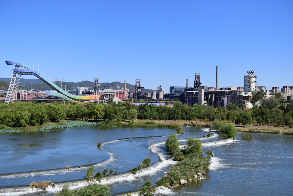 在北京首鋼園附近拍攝的永定河（2022年10月4日攝）。新華社記者 張晨霖 攝