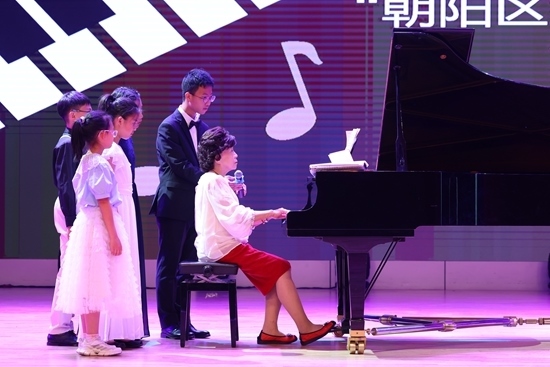 鮑蕙蕎擔(dān)任指導(dǎo)。通過專家的點評