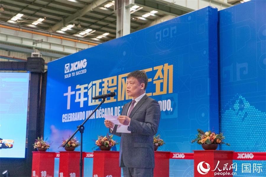 中國貿促會駐巴西代表處總代表郭英會在致辭中表示，過去十年，中巴經(jīng)貿關系迅猛發(fā)展，數(shù)百家中國企業(yè)進入巴西，投資巴西，為巴西的經(jīng)濟建設貢獻中國企業(yè)的力量。 人民日報社拉美中心分社 威廉·科埃略·維亞納攝