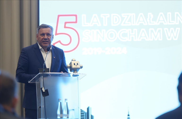 波蘭前副總理比霍琴斯基致辭。