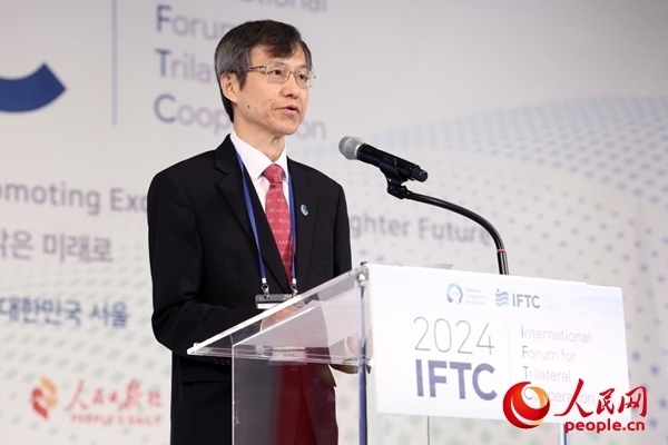 中日韓合作秘書處秘書長(zhǎng)李熙燮致開幕辭。主辦方供圖