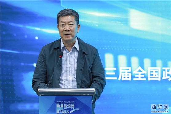 中國版權協(xié)會理事長、第十三屆全國政協(xié)文化文史和學習委員會副主任、新聞出版總署原副署長、國家版權局原副局長閻曉宏現(xiàn)場致辭