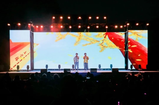 歌曲《啟程》演出現(xiàn)場。供圖：日照職業(yè)技術(shù)學(xué)院