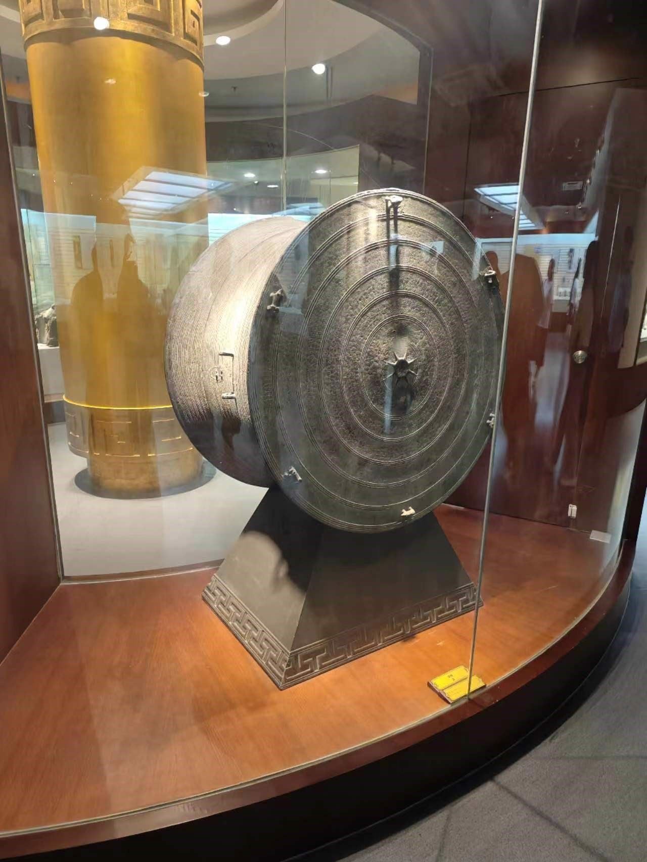 有西南元素的漢代銅鼓。人民網(wǎng)記者 黃鈺攝