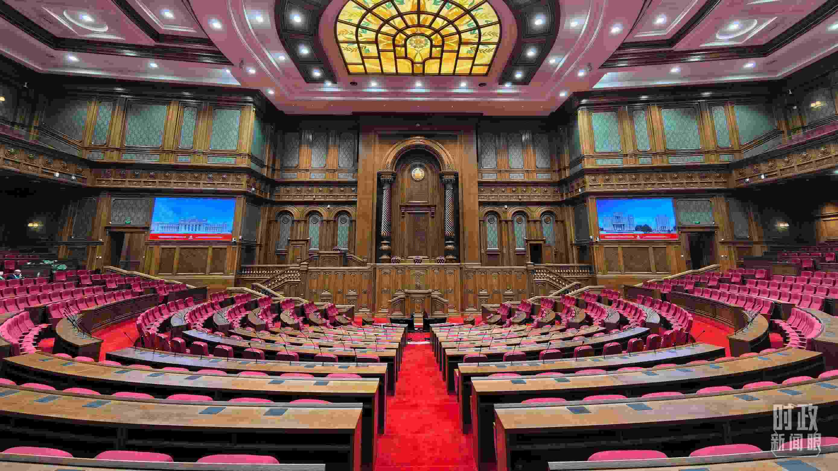 △中方援建塔議會大樓內(nèi)的聯(lián)席議會廳。（總臺央視記者陸泓宇拍攝）