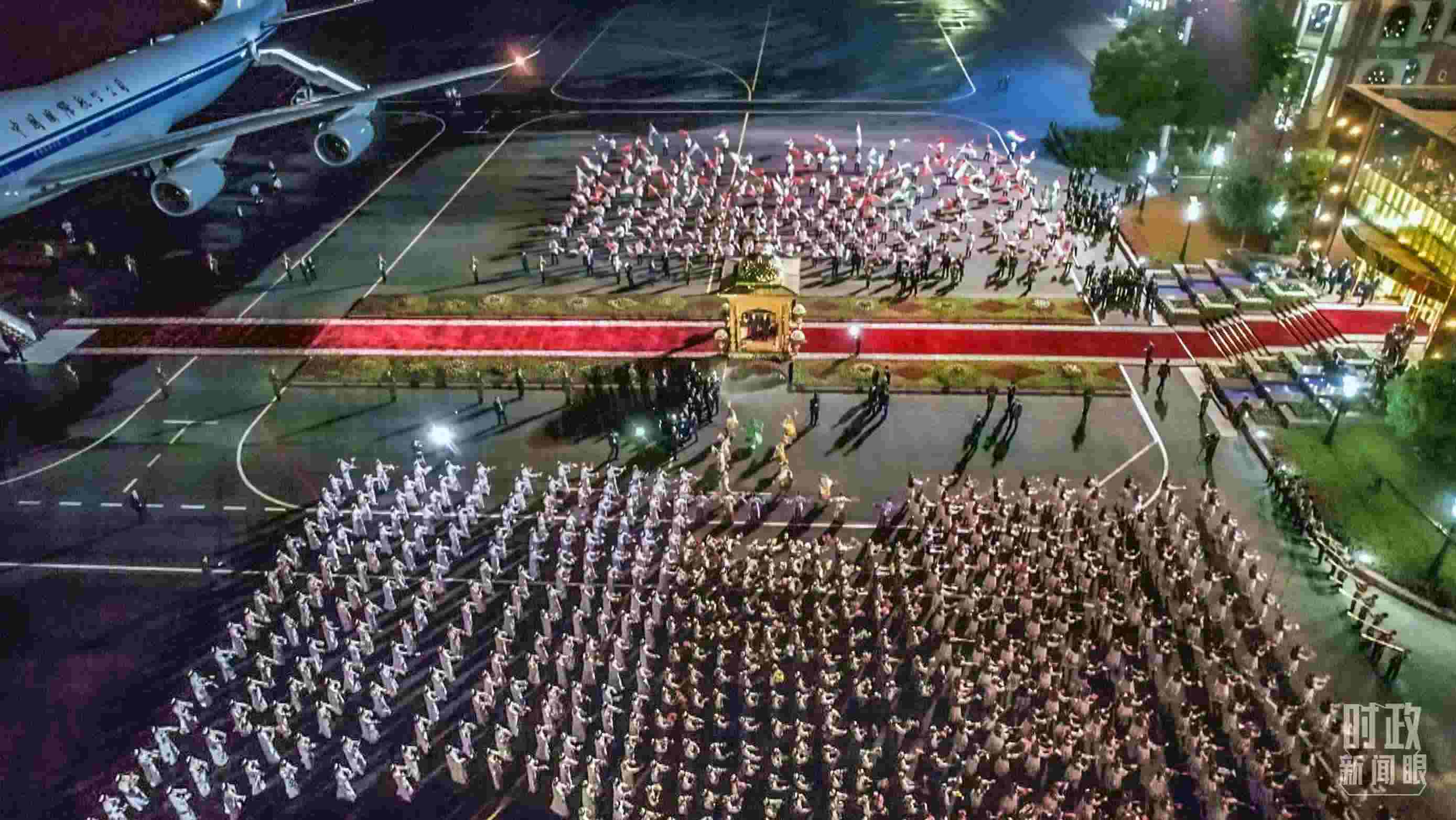 △塔方在機場舉行的盛大迎賓儀式。（總臺央視記者邢彬）