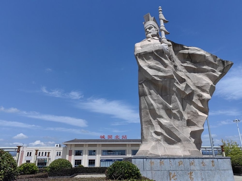 張騫雕塑。新華社記者 孫正好 攝