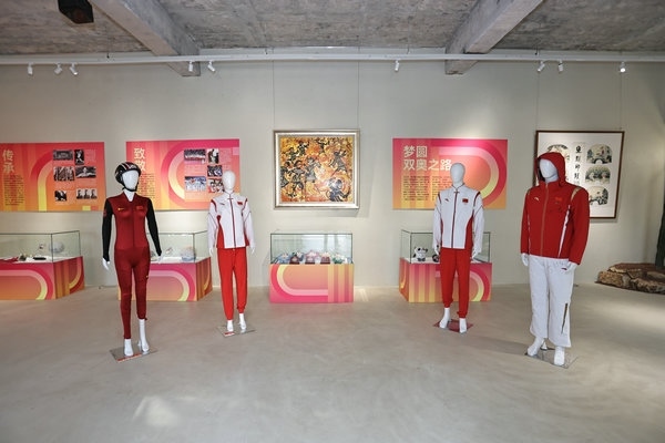 “揚(yáng)帆起航 為巴黎喝彩”中國(guó)體育文化展展廳。 主辦方供圖