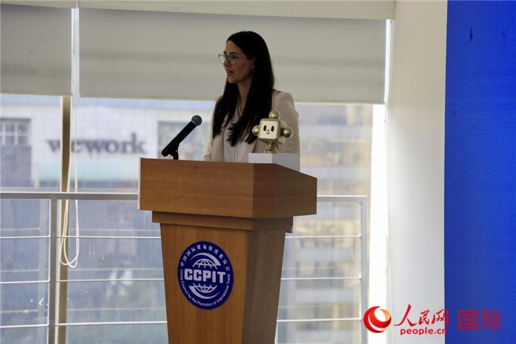 墨西哥外貿(mào)、投資和技術(shù)委員會(huì)總經(jīng)理蘇珊娜·杜克發(fā)表講話。人民網(wǎng) 埃內(nèi)斯托·多明戈斯攝