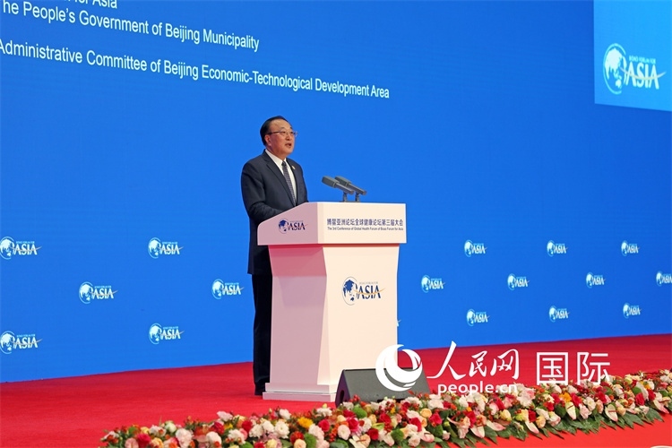 博鰲亞洲論壇秘書長張軍在開幕式上致辭。人民網(wǎng)記者趙益普攝