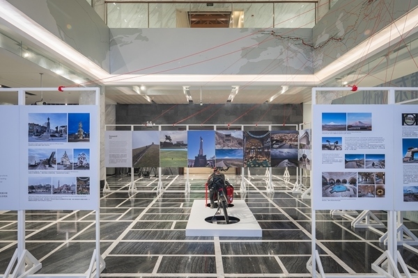 “東游記”展覽。校方供圖