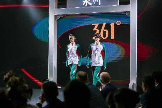 “京”彩亮相 泉州“智造”實(shí)力圈粉駐華使節(jié)_fororder_WechatIMG2431